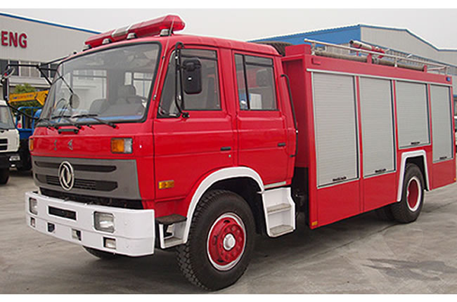 東風153水罐消防車