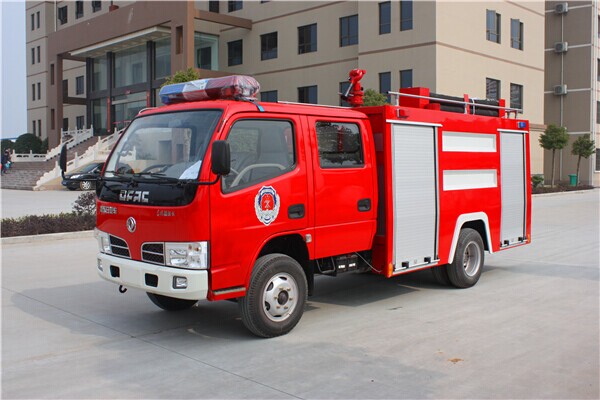 東風銳玲2-3方小型水罐消防車
