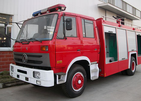 東風153干粉消防車頭部側面圖片